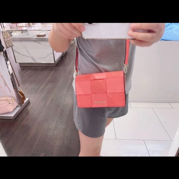 Michael Kors Mercer Crossbody - Picture 2 of 4